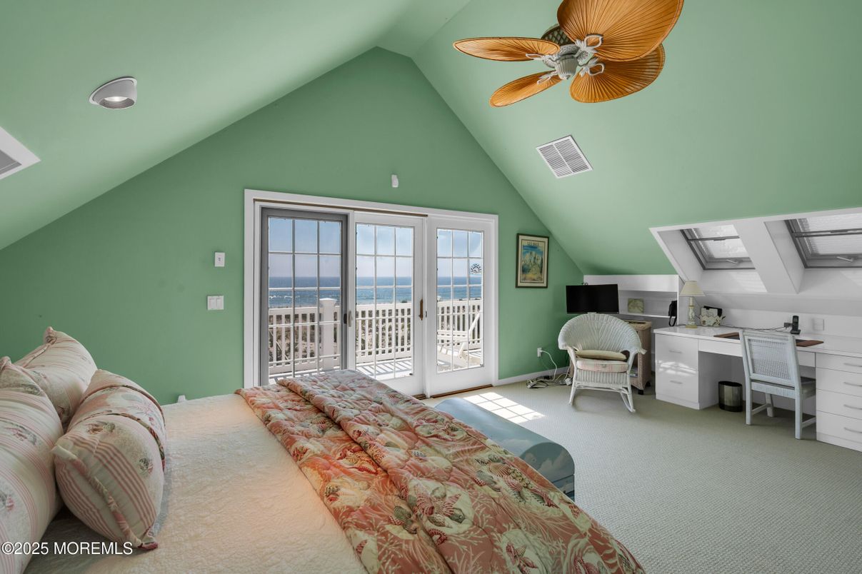 Bedroom, Home Office, Interior, Water