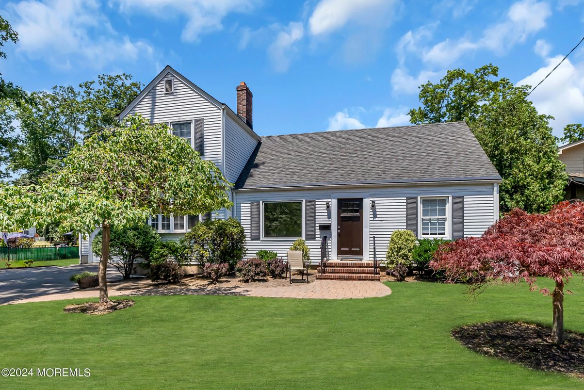 Backyard, Exterior, Facade, Cape Cod
