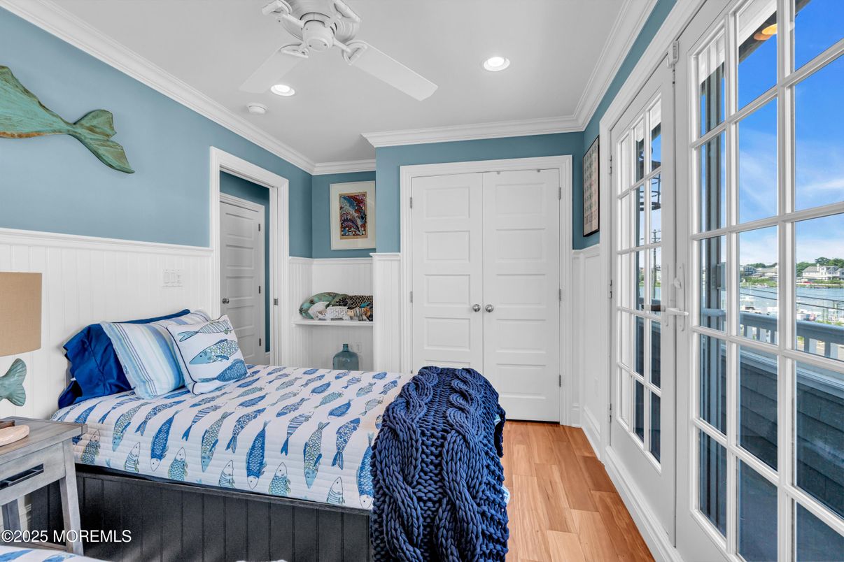 Bedroom, Interior, Recessed Lighting, Water, Wood Texture Flooring