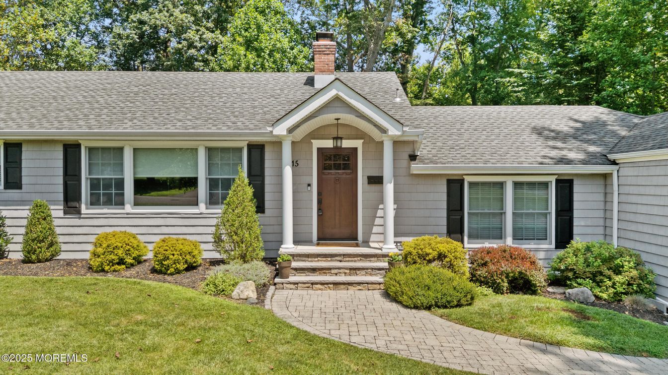 Exterior, Facade, Cape Cod
