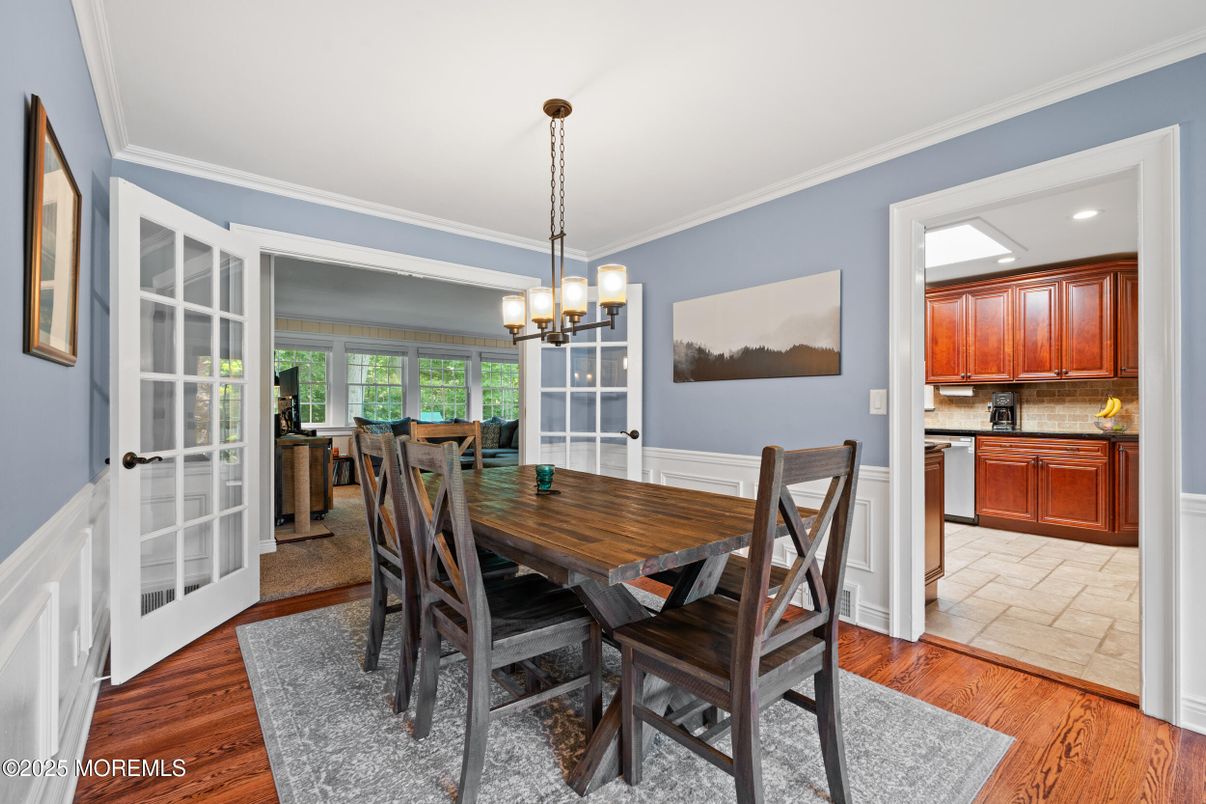 Chandelier, Dining room, Interior, Kitchen, Recessed Lighting, Wood Texture Flooring