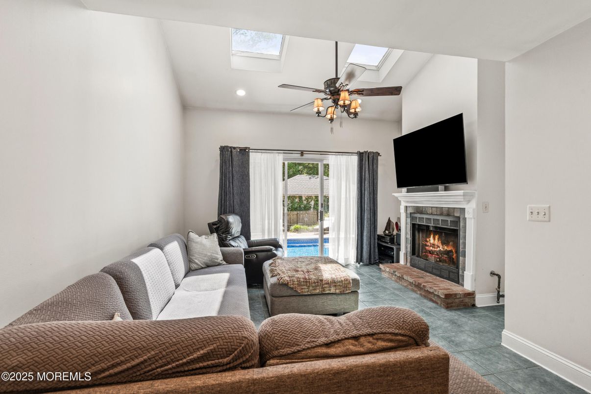 Fireplace, Interior, Living room, Recessed Lighting