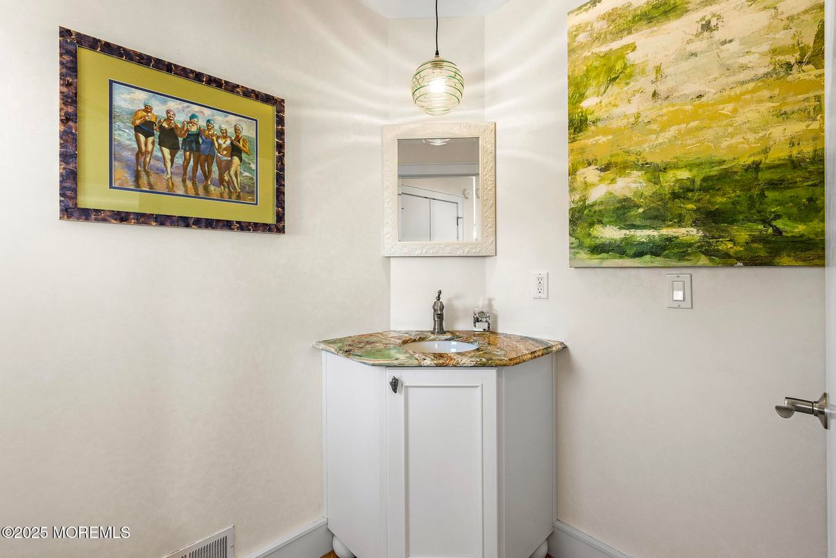 Bathroom, Interior, Pendant Lights