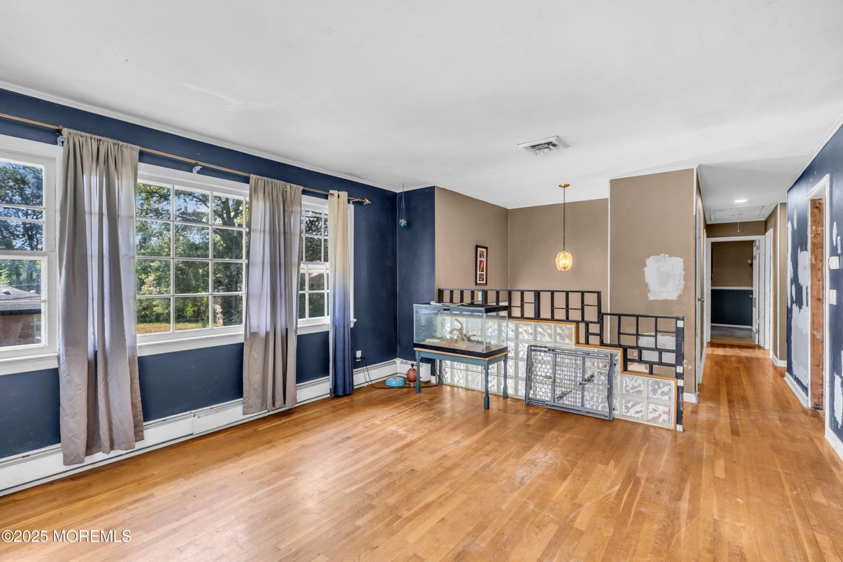 Interior, Pendant Lights, Recessed Lighting, Wood Texture Flooring
