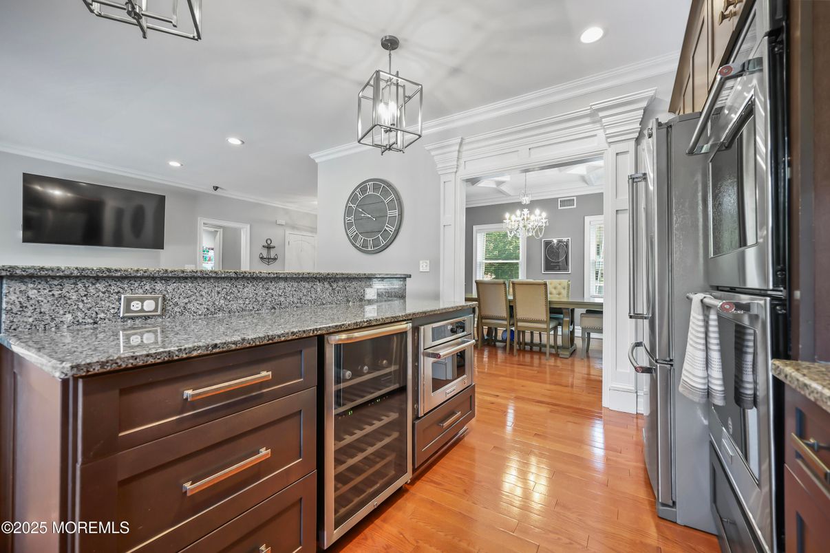 Chandelier, Dining room, Interior, Pendant Lights, Recessed Lighting, Wood Texture Flooring