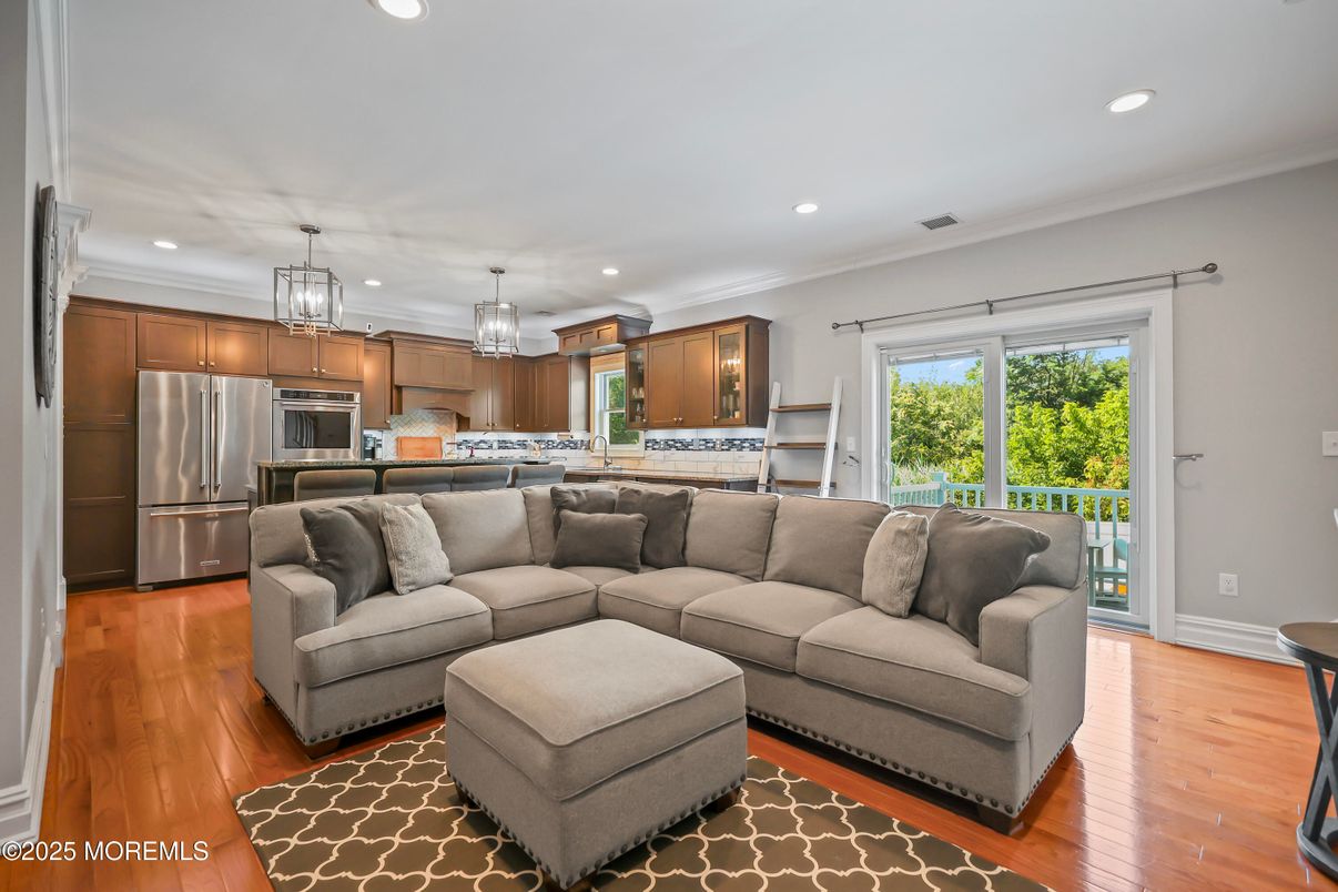 Interior, Kitchen, Living room, Pendant Lights, Recessed Lighting, Stainless Steel Appliances, Wood Texture Flooring