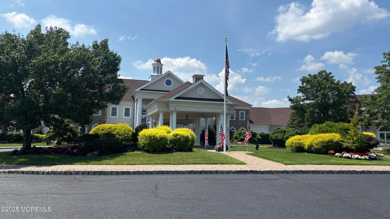 Exterior, Facade, Cape Cod