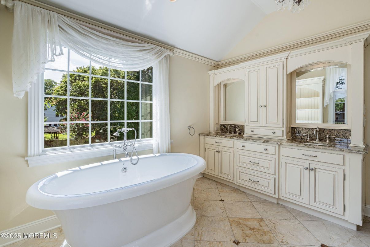 Bathroom, Dual Sink Vanities, Free Standing Baths, Interior, Recessed Lighting