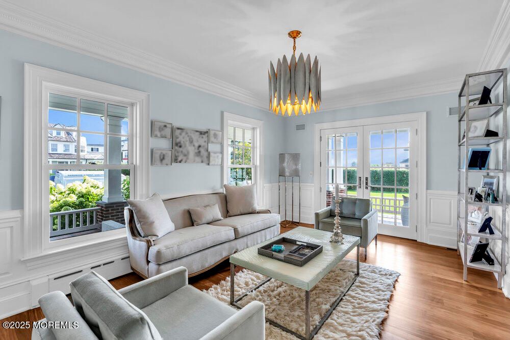 Interior, Living room, Pendant Lights, Wood Texture Flooring