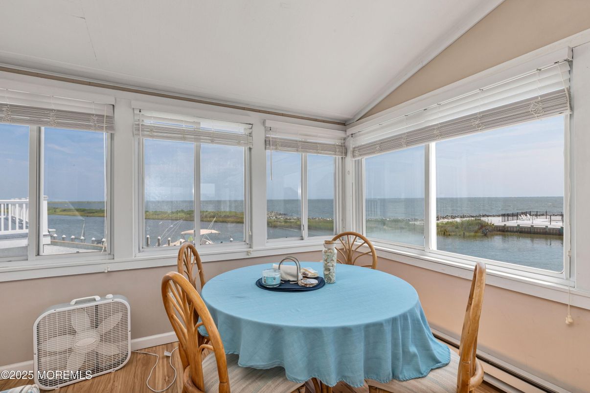 Dining room, Interior, Sun Room, Water, Wood Texture Flooring