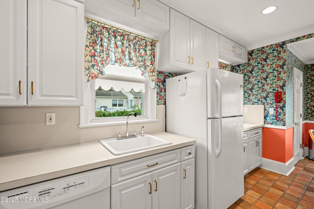 Interior, Kitchen, Recessed Lighting, Washer