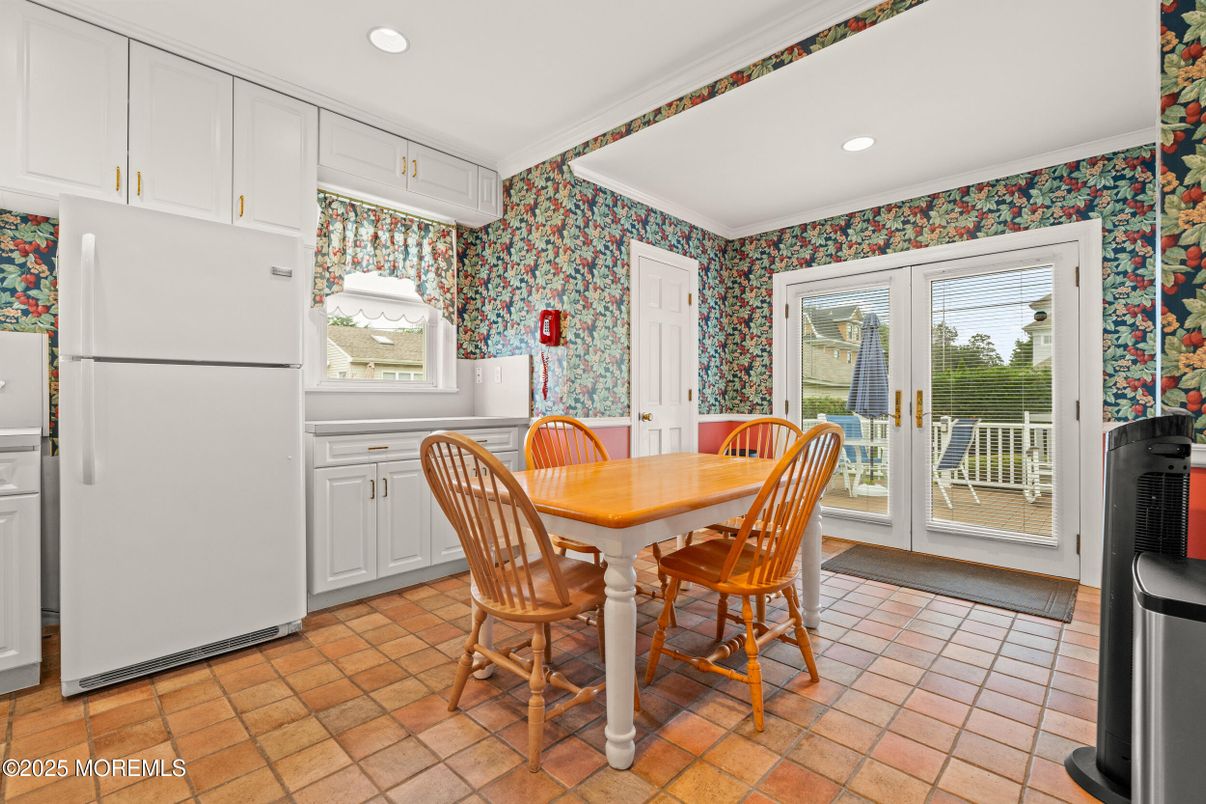 Dining room, Interior, Kitchen, Recessed Lighting