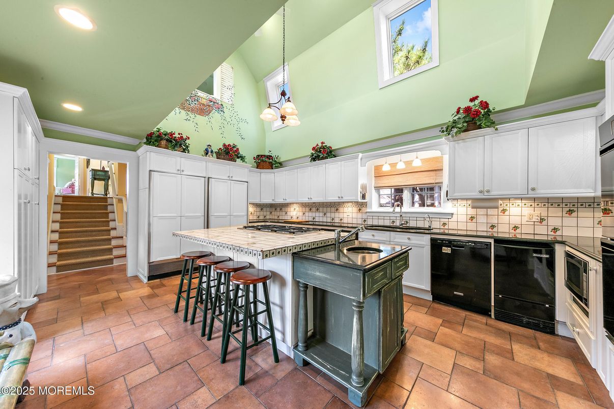 Interior, Kitchen, Pendant Lights, Recessed Lighting