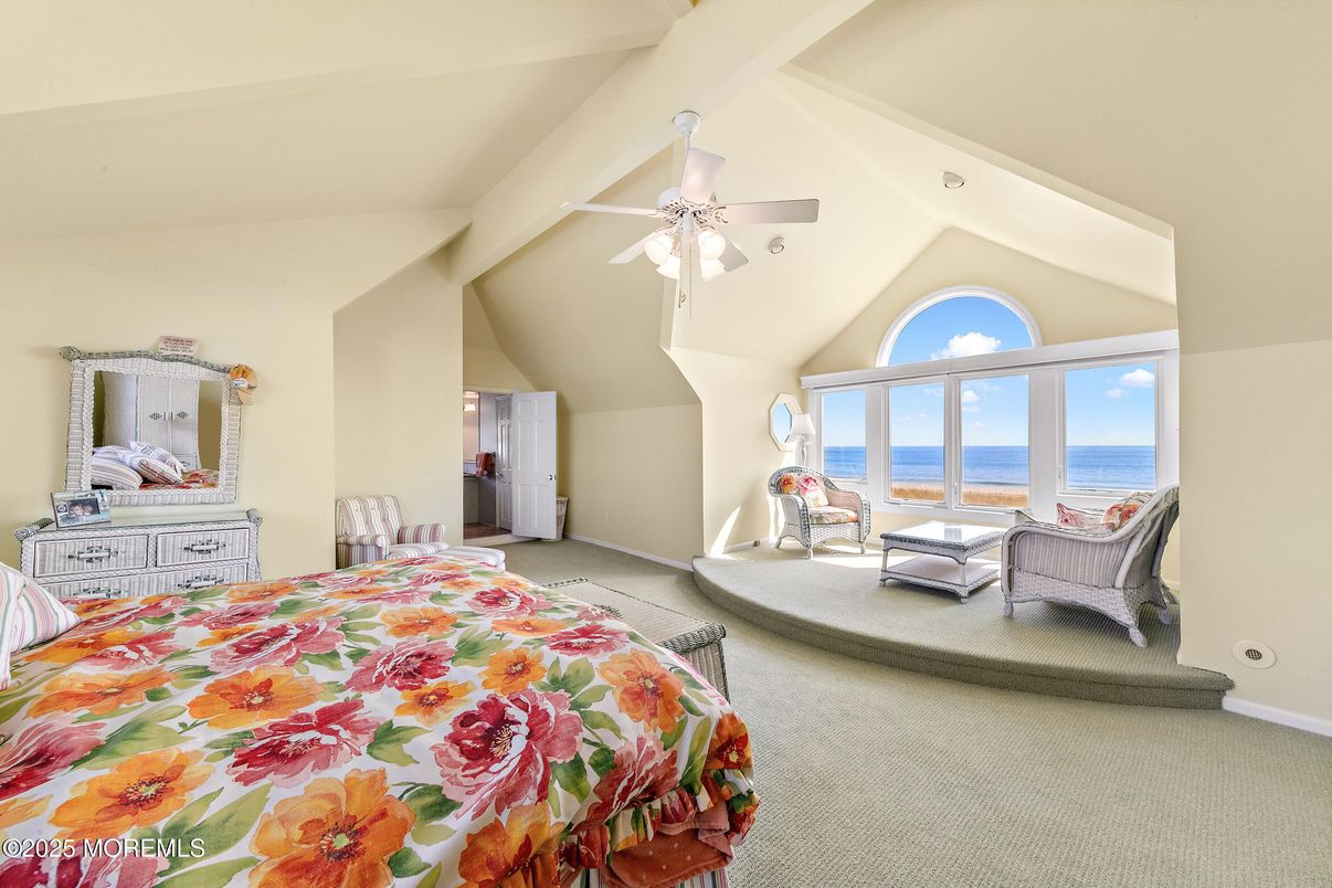 Bedroom, Interior, Water