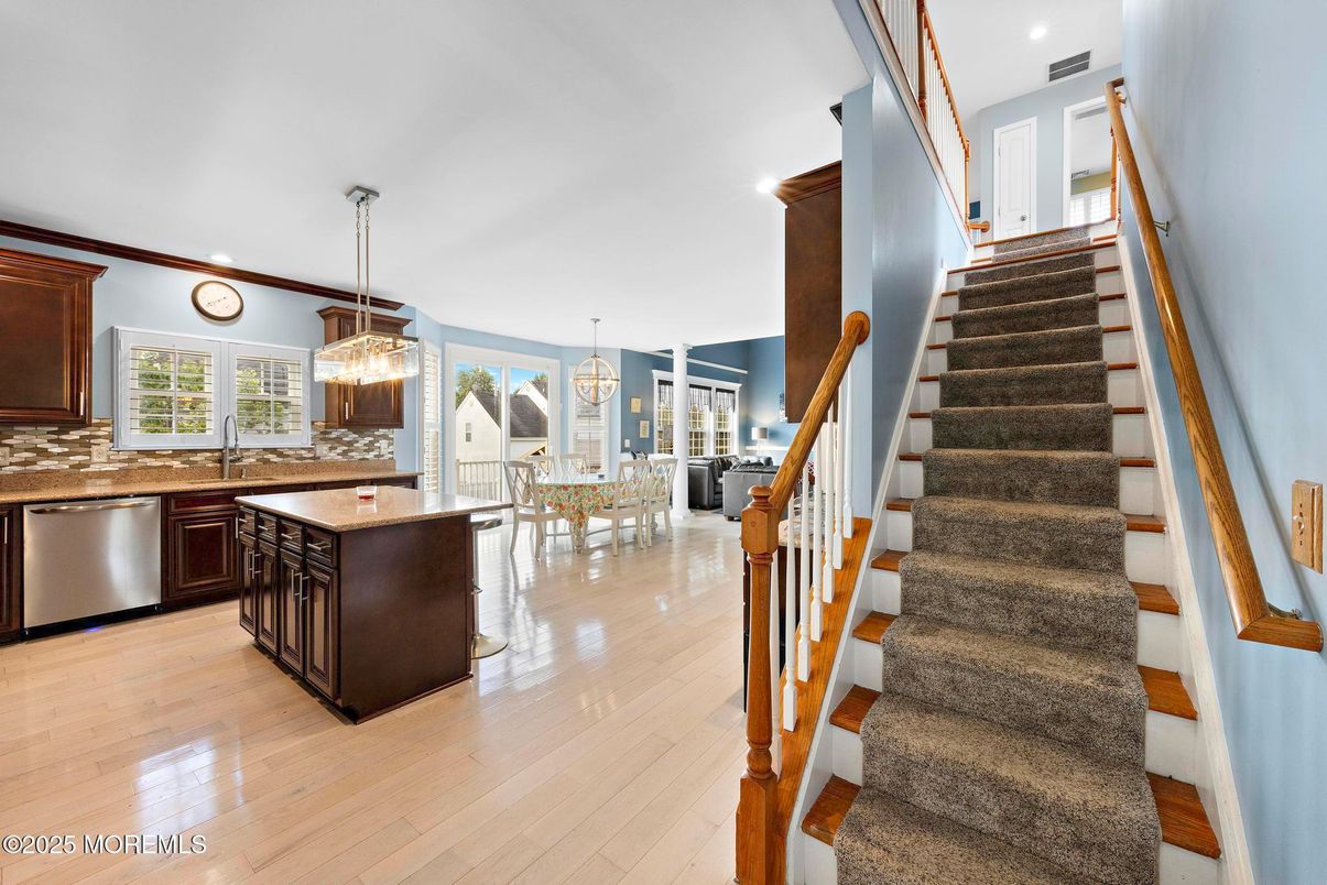 Chandelier, Dining room, Interior, Kitchen, Pendant Lights, Recessed Lighting, Wood Texture Flooring