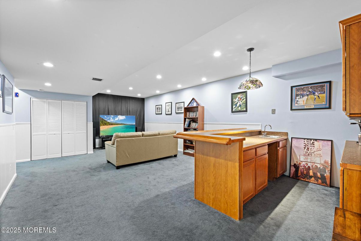 Interior, Living room, Pendant Lights, Recessed Lighting