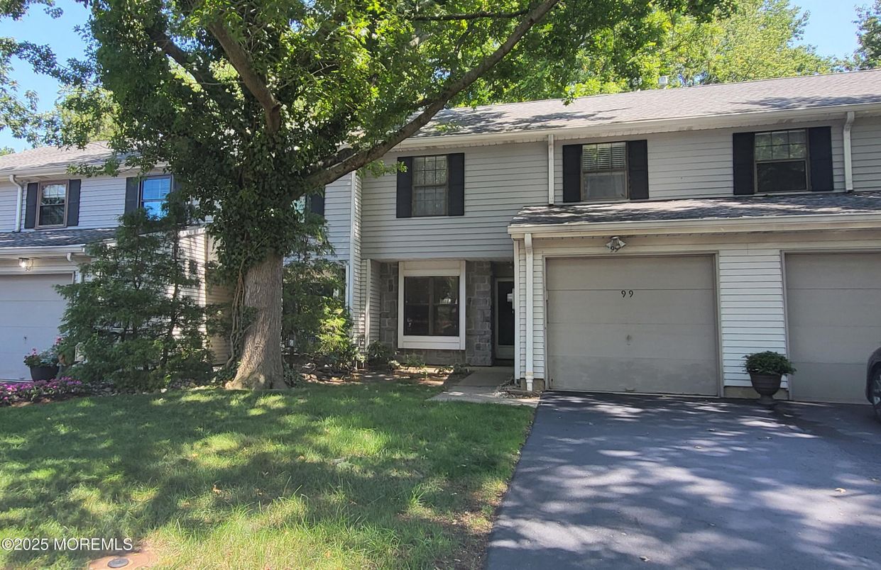Attached, Exterior, Facade, Raised Ranch