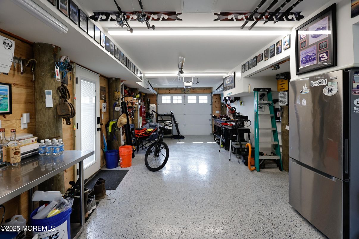 Garage, Interior