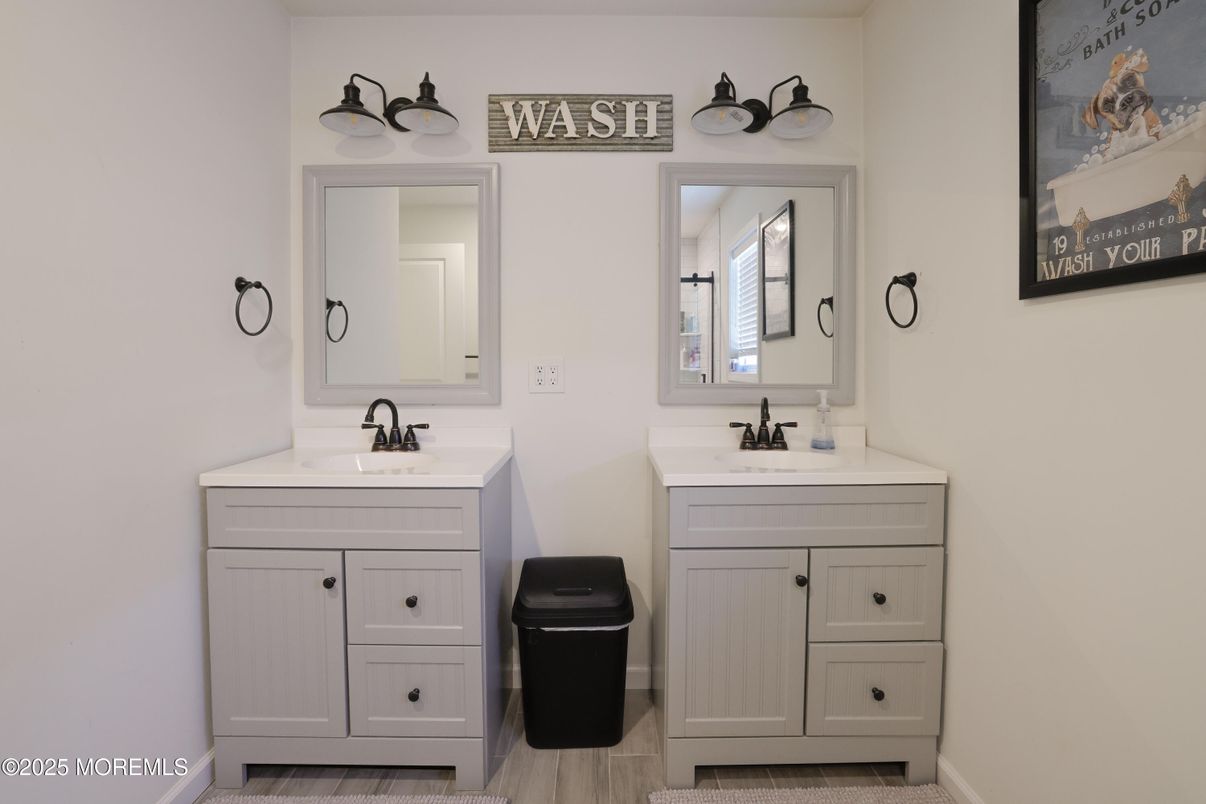 Bathroom, Dual Sink Vanities, Interior