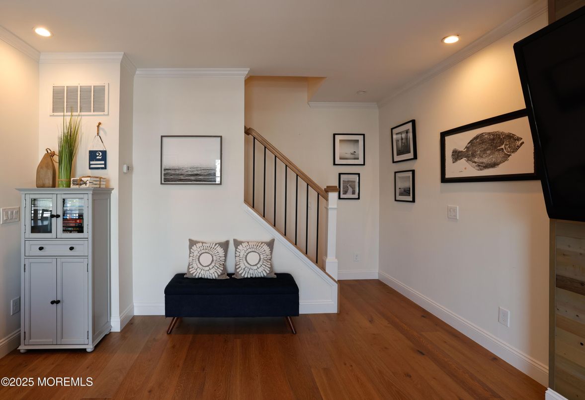 Interior, Recessed Lighting, Wood Texture Flooring