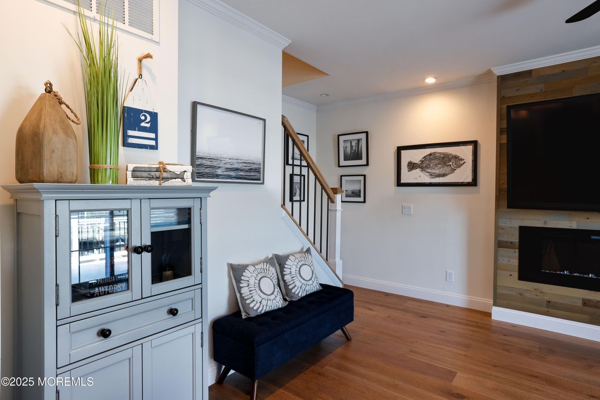 Interior, Recessed Lighting, Wood Texture Flooring
