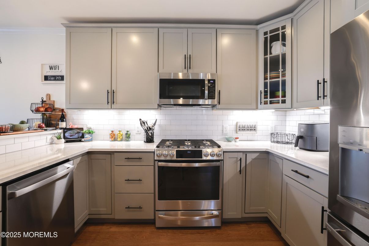 Interior, Kitchen, Stainless Steel Appliances, Wood Texture Flooring