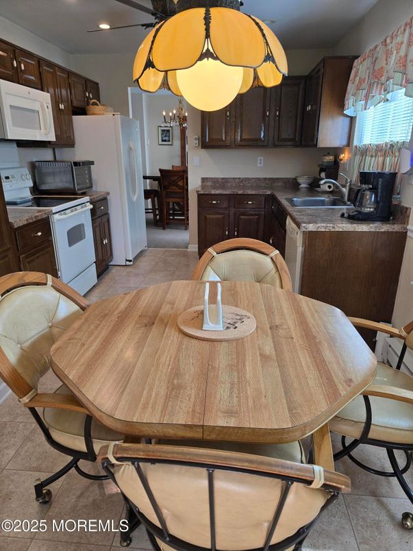 Dining room, Interior, Kitchen, Recessed Lighting