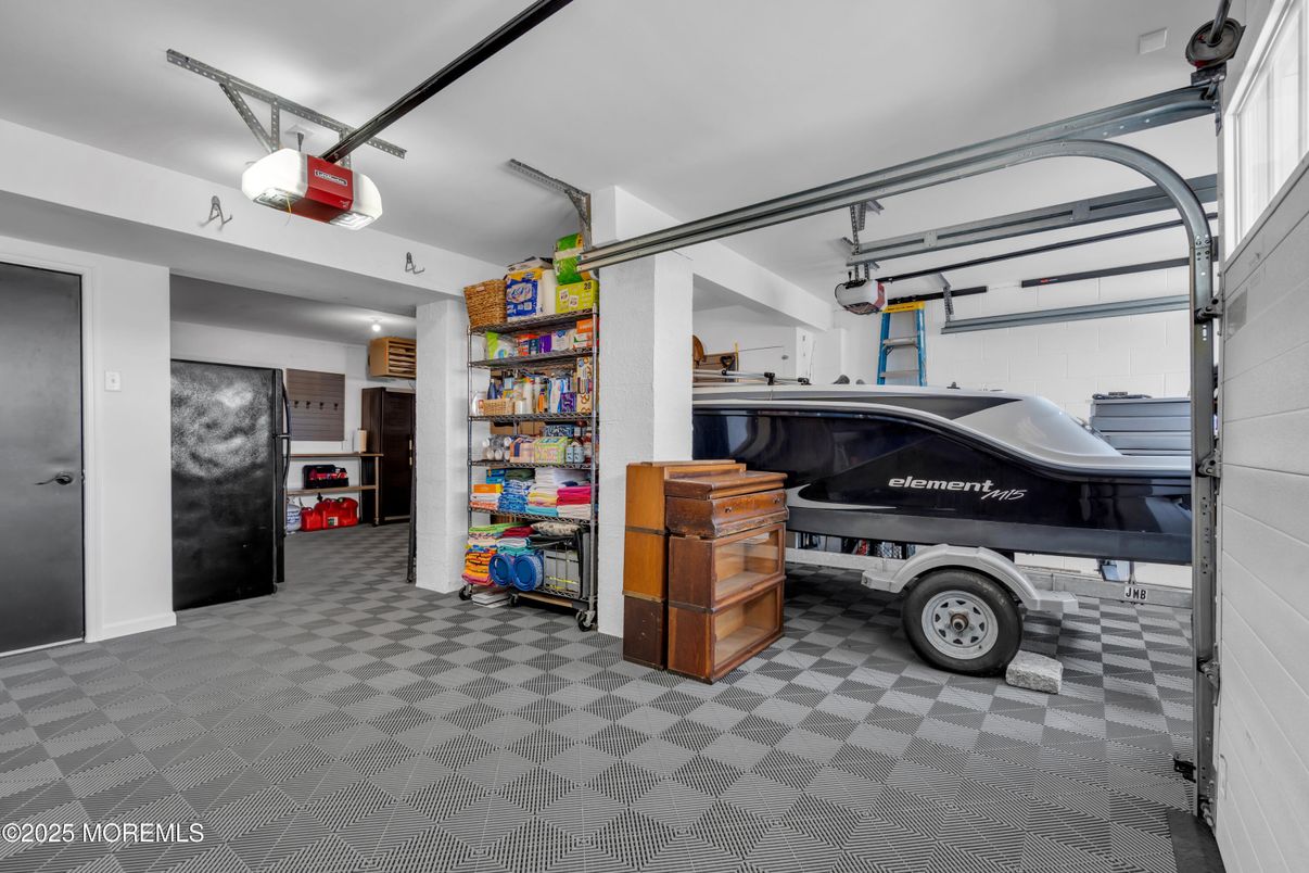 Garage, Interior