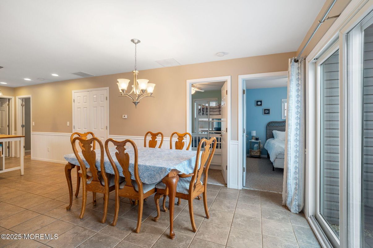 Chandelier, Dining room, Interior, Recessed Lighting
