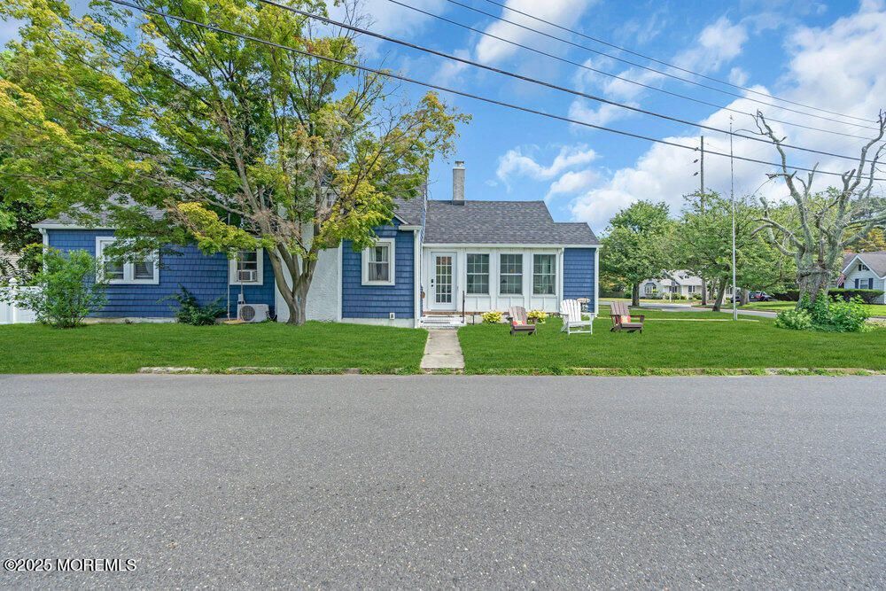 Exterior, Facade, Cape Cod