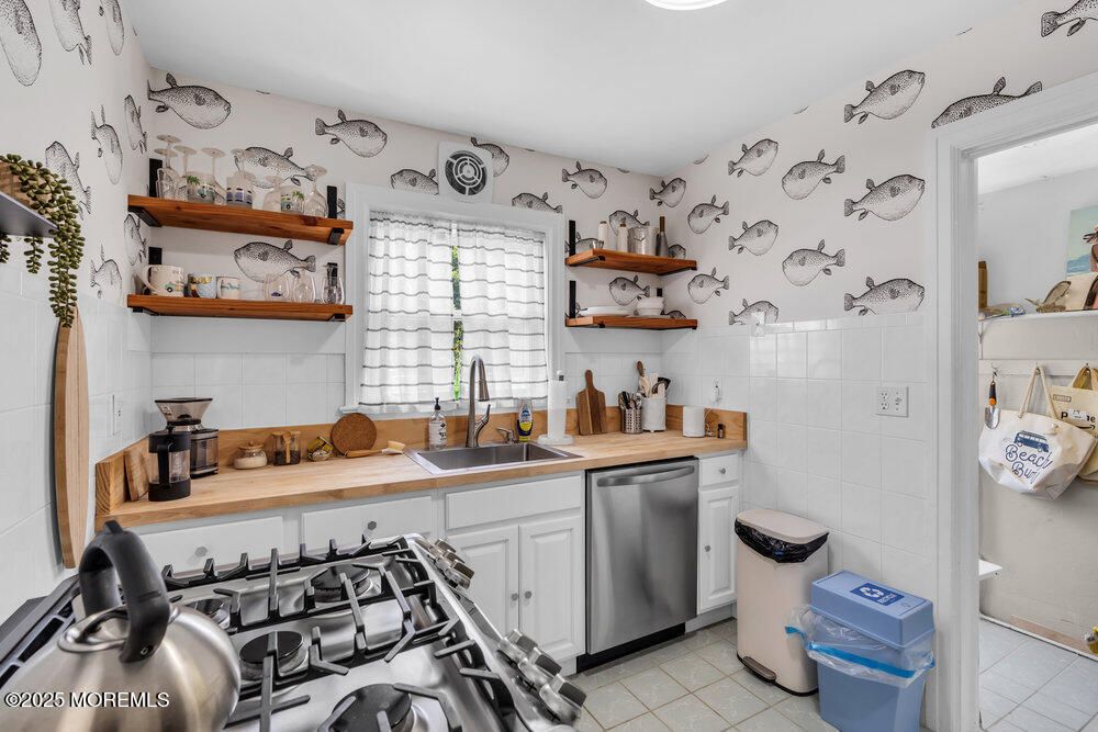 Interior, Kitchen, Stainless Steel Appliances