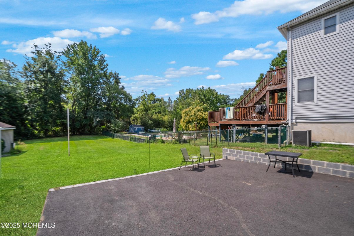 Backyard, Exterior