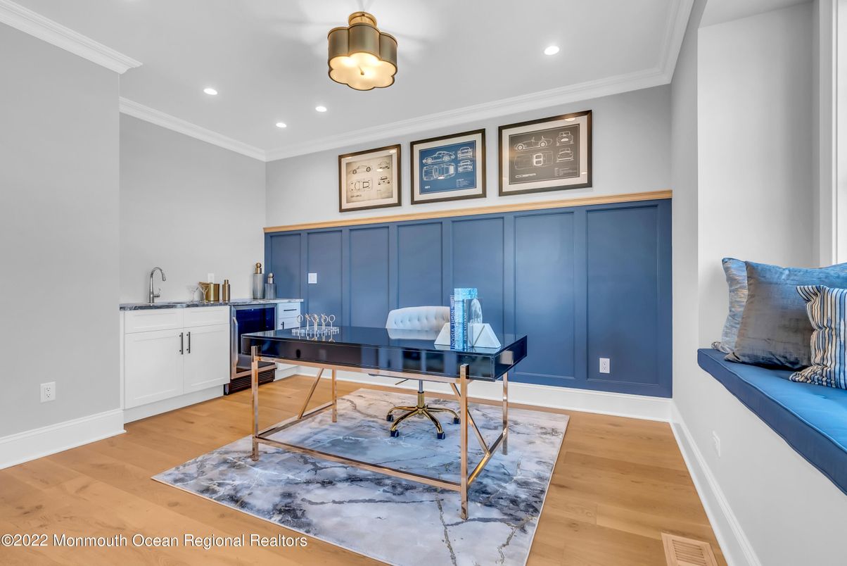 Home Office, Interior, Recessed Lighting, Wood Texture Flooring