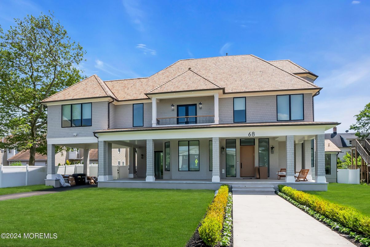 Backyard, Exterior, Facade, French Provincial