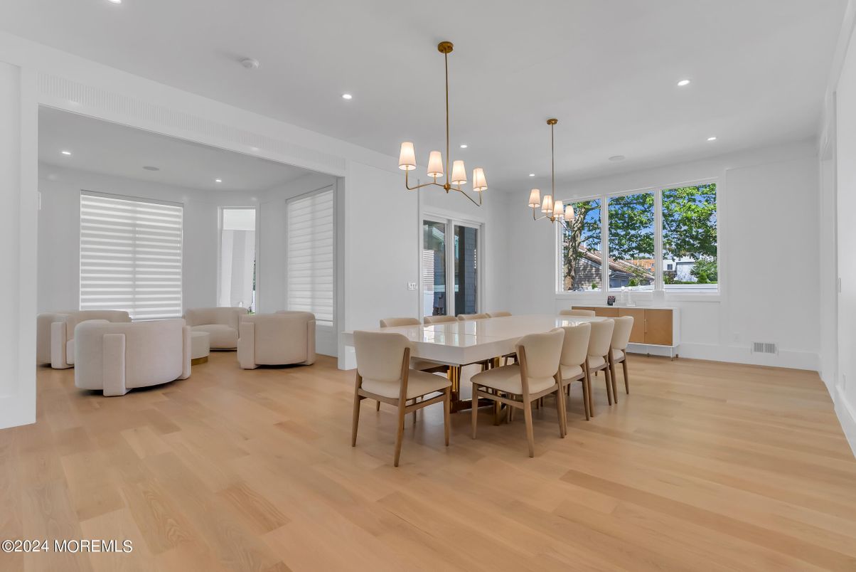 Chandelier, Dining room, Interior, Pendant Lights, Recessed Lighting, Wood Texture Flooring