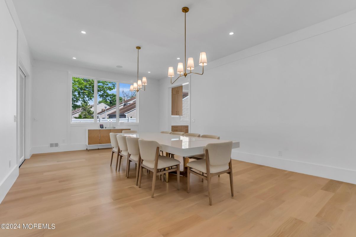 Chandelier, Dining room, Interior, Pendant Lights, Recessed Lighting, Wood Texture Flooring