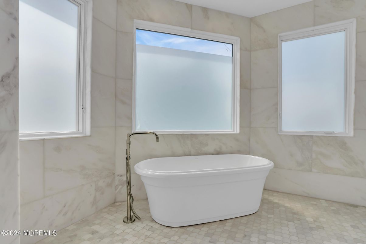 Bathroom, Free Standing Baths, Interior, Marble Walls