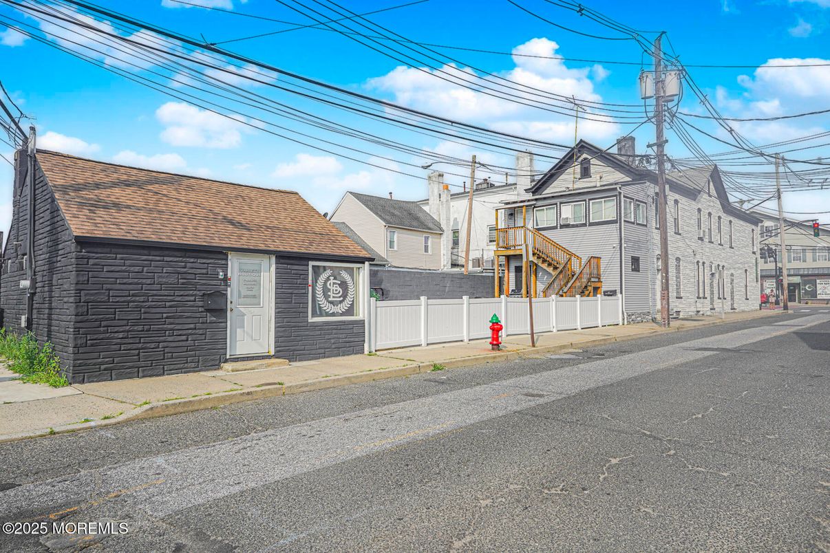 Exterior, Facade, Cape Cod
