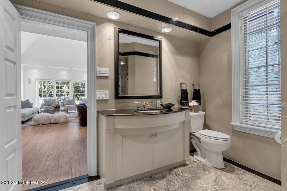 Bathroom, Interior, Living room, Recessed Lighting, Wood Texture Flooring