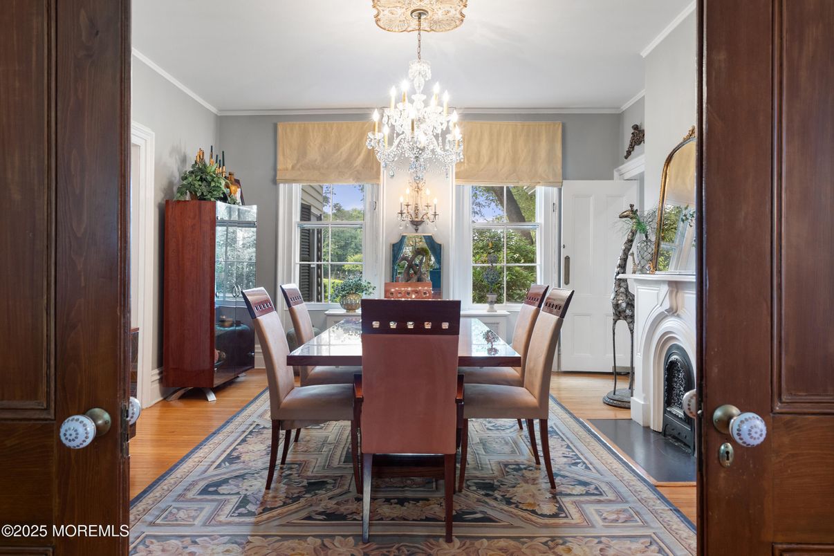 Chandelier, Dining room, Fireplace, Interior, Wood Texture Flooring