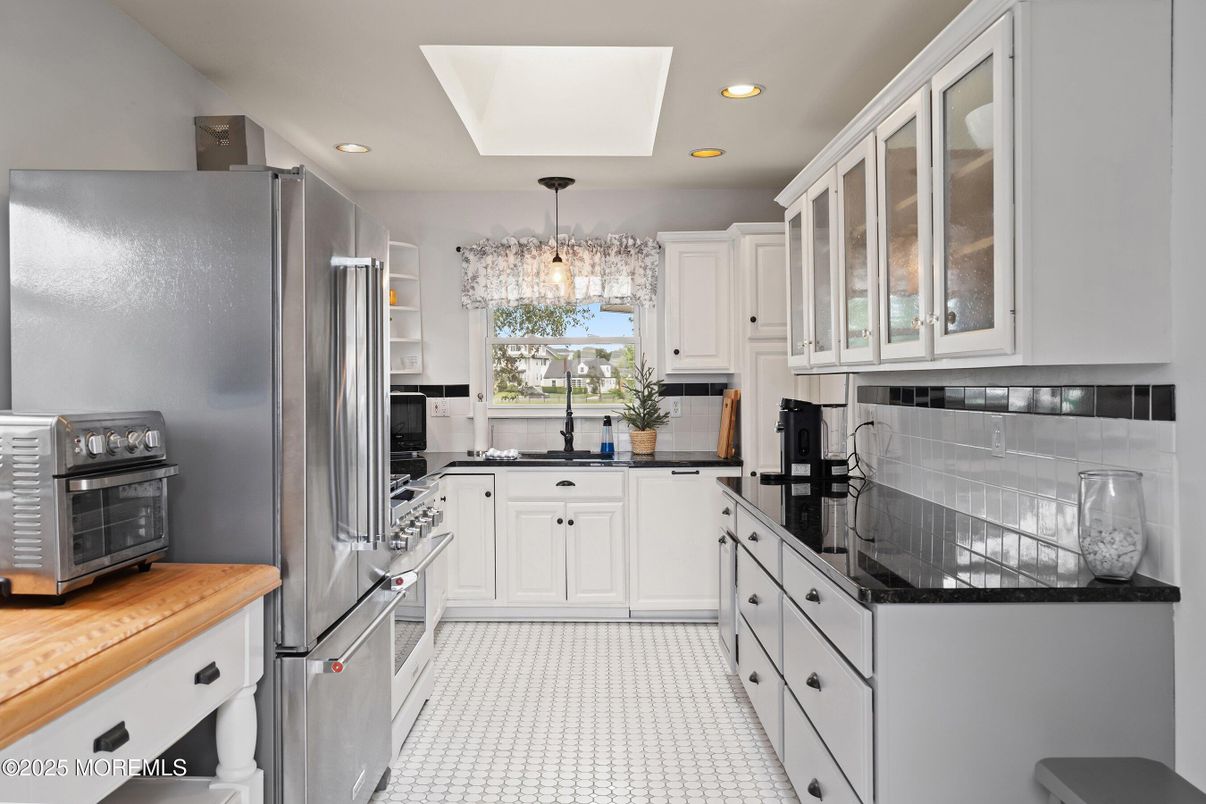 Chandelier, Interior, Kitchen, Pendant Lights, Recessed Lighting, Stainless Steel Appliances