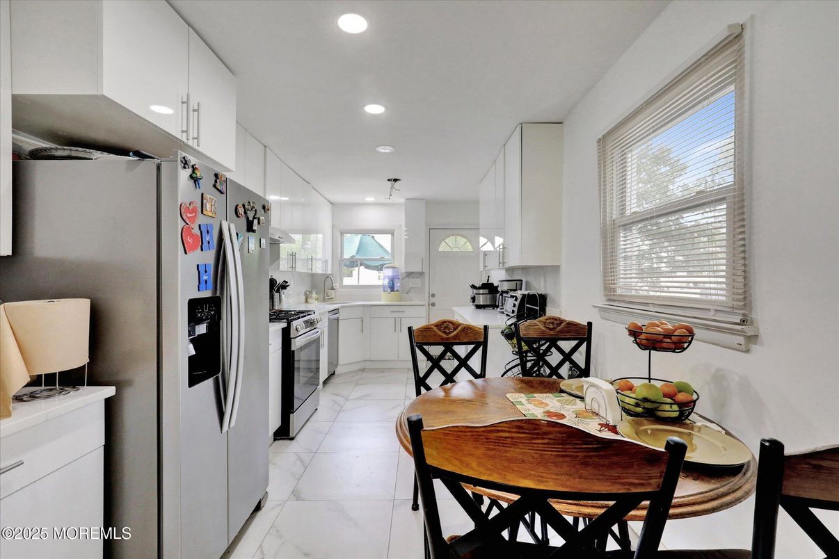 Dining room, Interior, Kitchen, Marble, Recessed Lighting