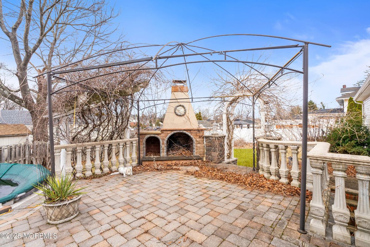 Exterior, Fireplace