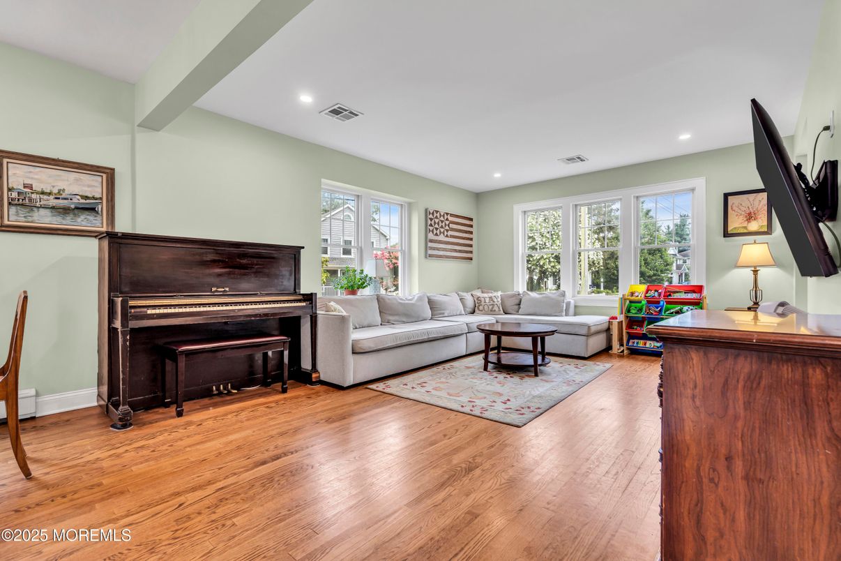 Interior, Living room, Piano, Recessed Lighting, Wood Texture Flooring
