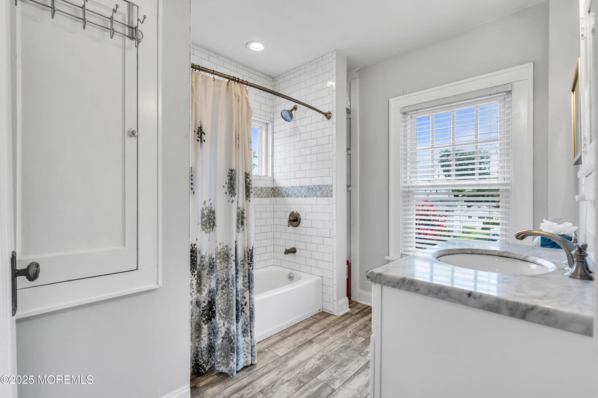 Bathroom, Interior, Recessed Lighting, Wood Texture Flooring