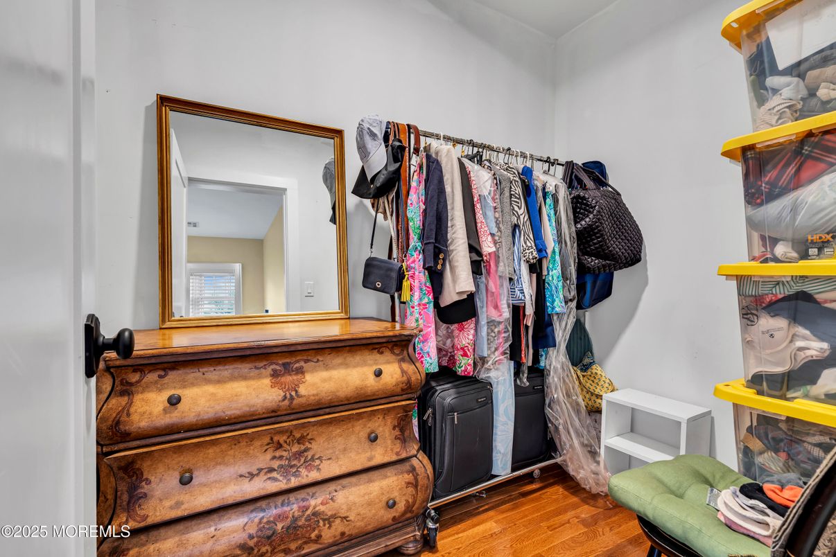 Interior, Walk-in Closets, Wood Texture Flooring