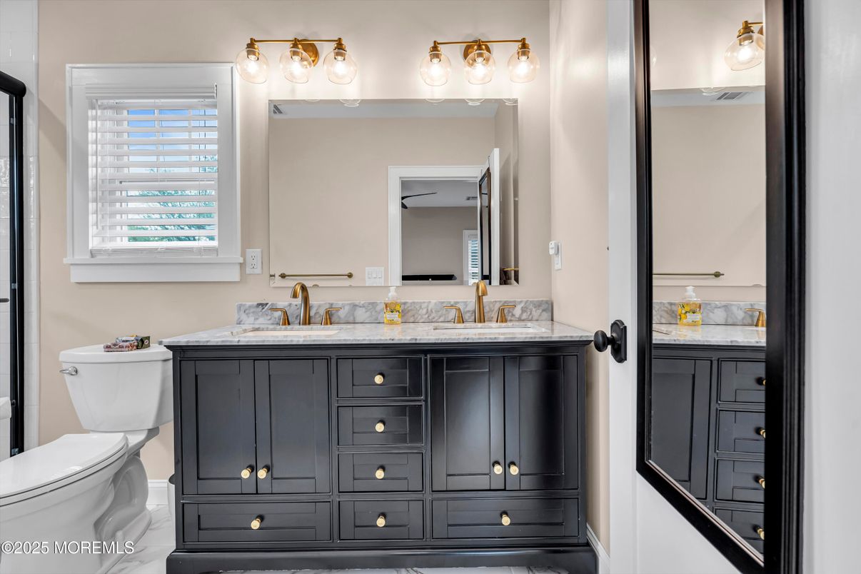 Bathroom, Dual Sink Vanities, Interior