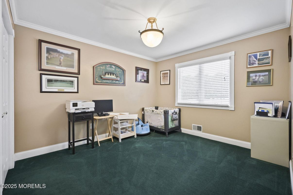 Home Office, Interior