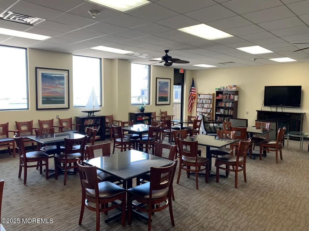 Dining room, Fireplace, Interior, Recessed Lighting
