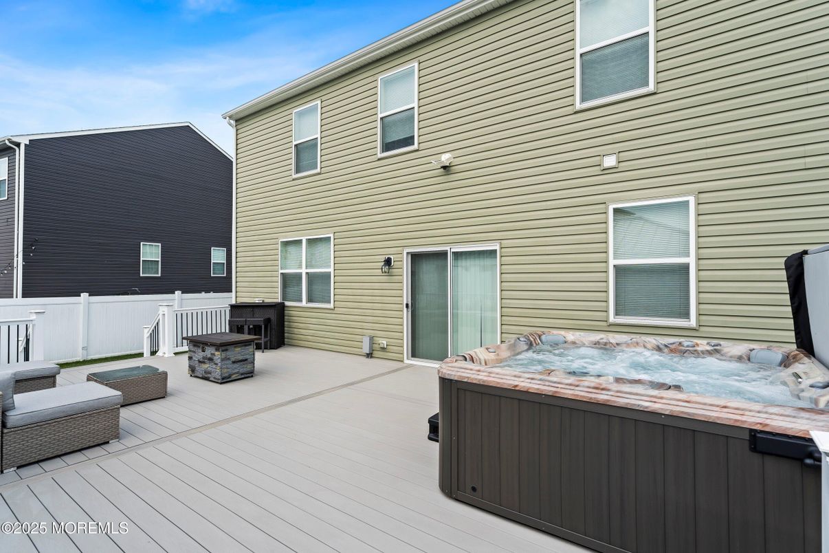 Exterior, Hot Tub